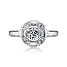 925 Anneaux de diamants en dancing en argent avec Micro Setting CZ